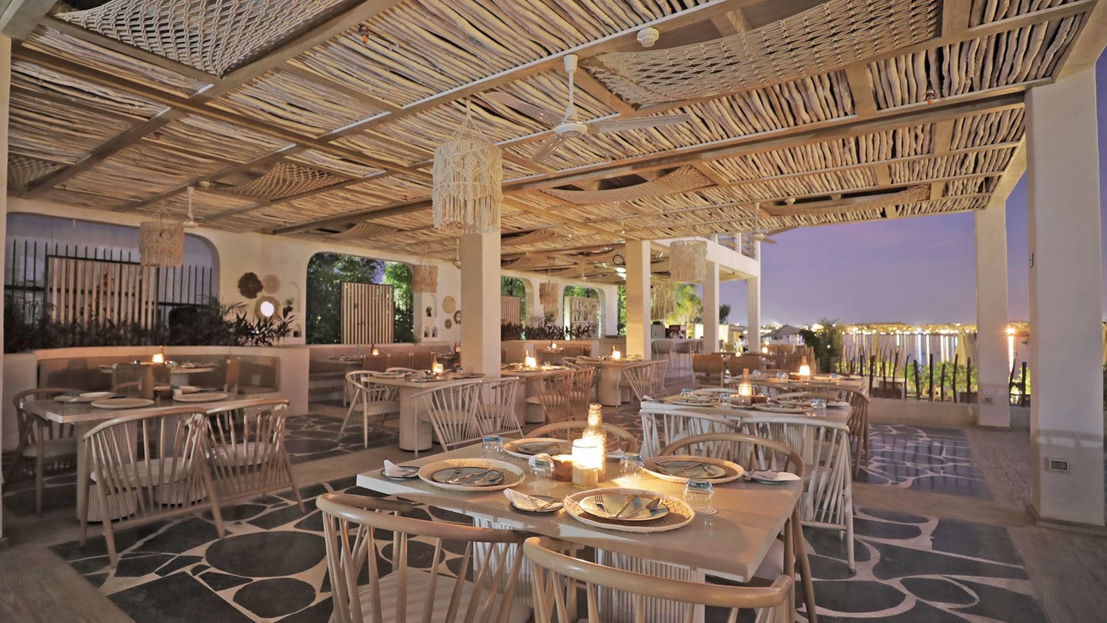 restaurants-yades