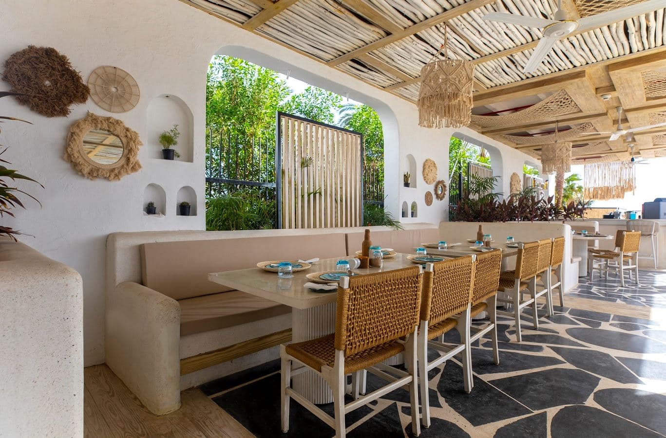 restaurants-yades