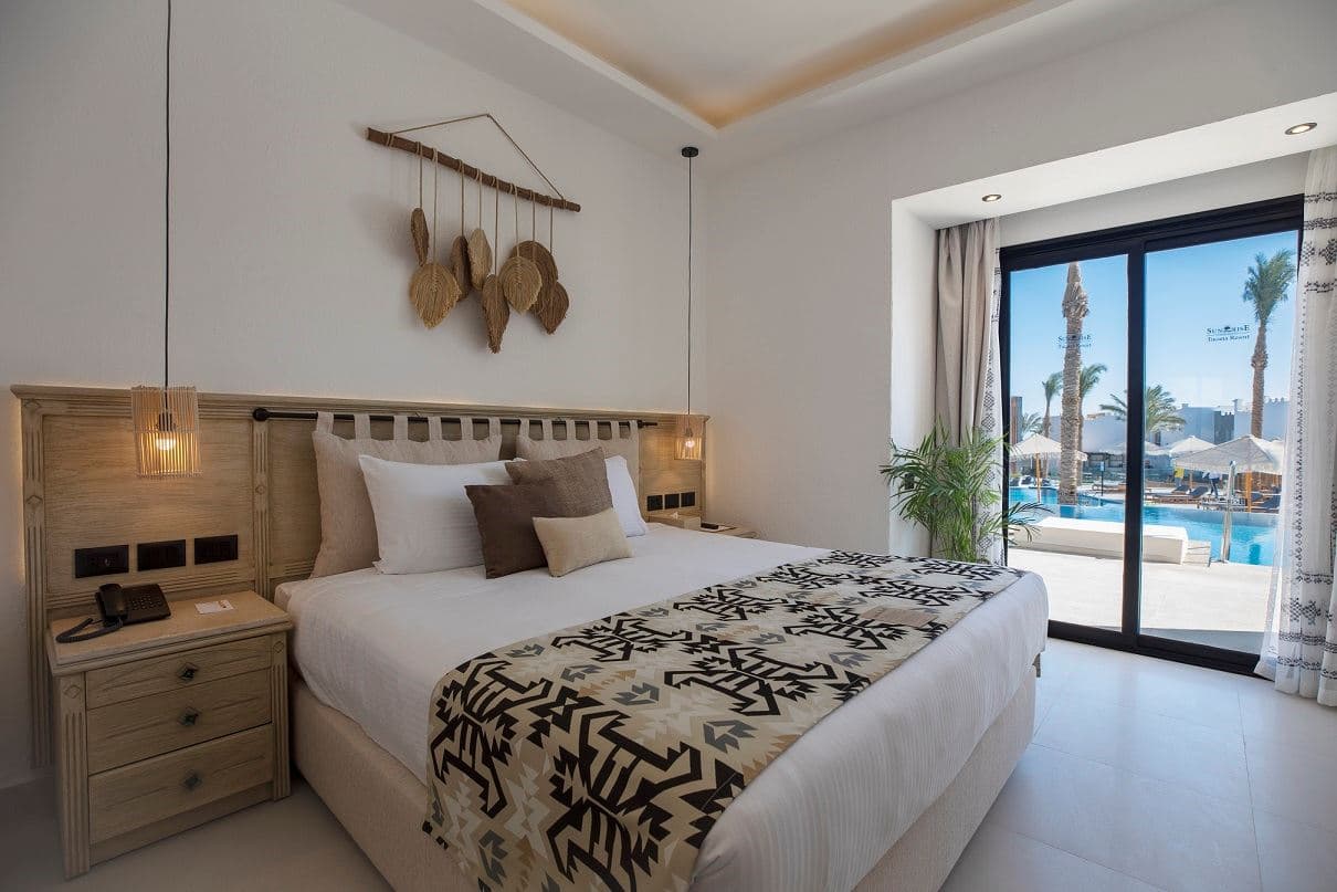 rooms-posh-club-junior-swimup-suite