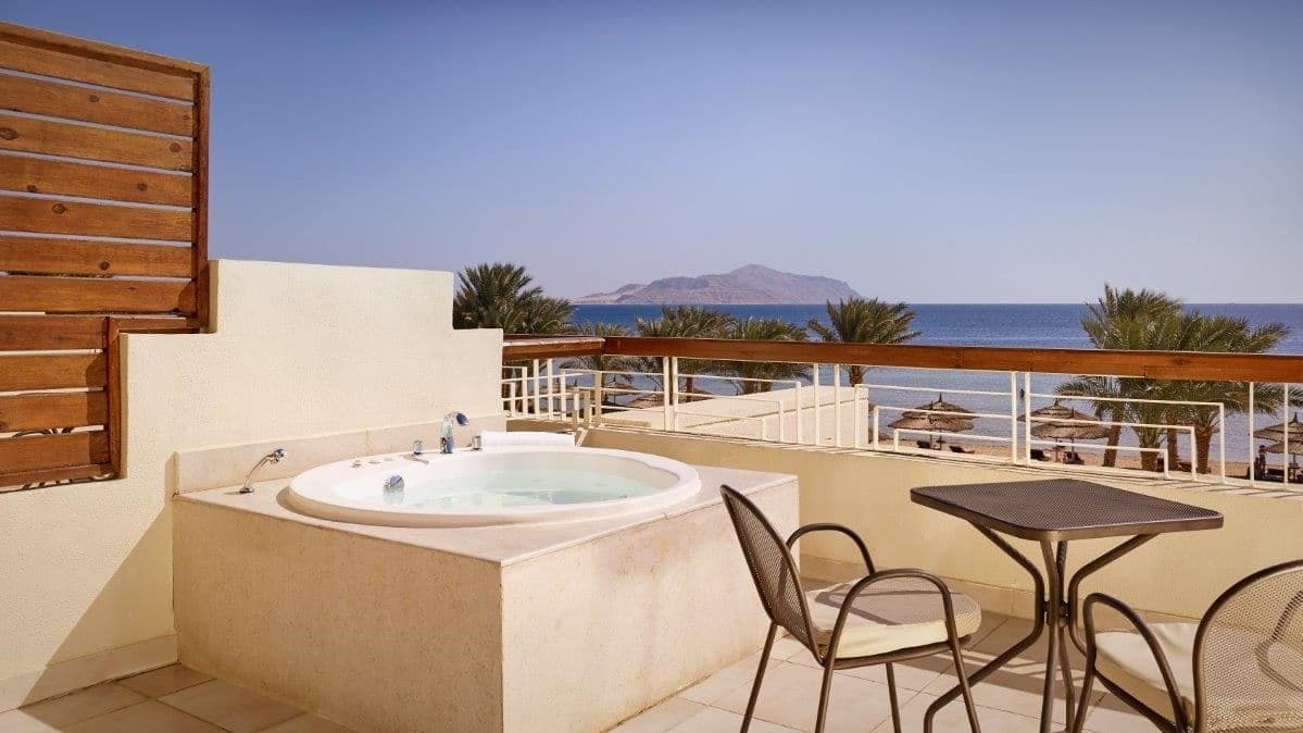 rooms-jacuzzi-room