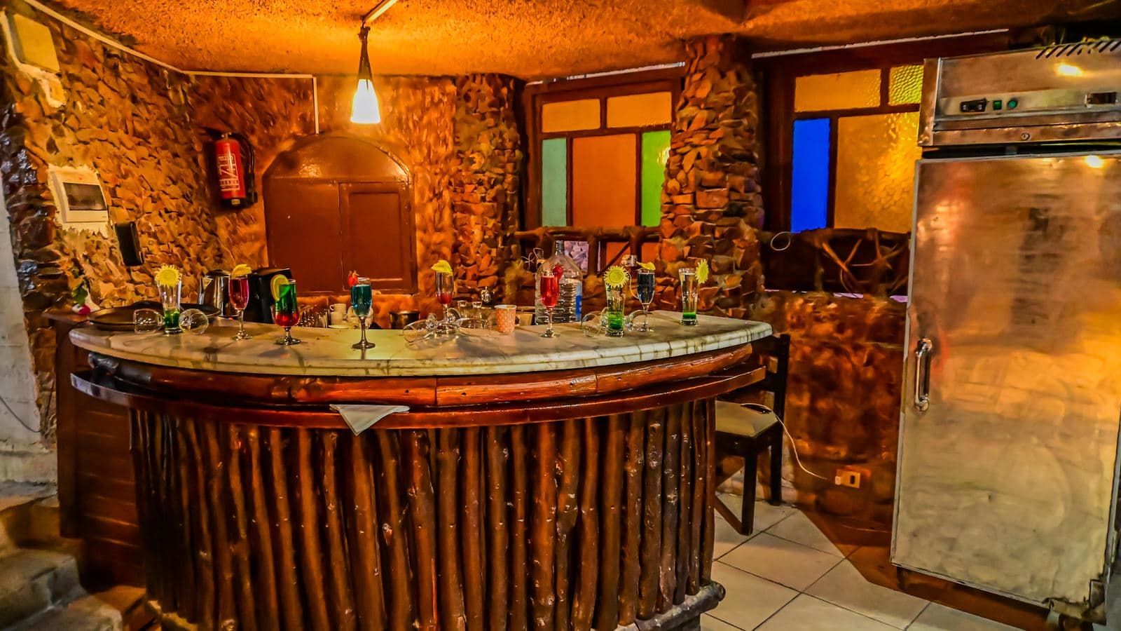 bars-cave-cafe