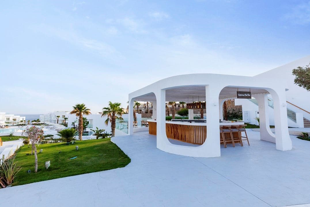 bars-euphoria-pool-bar