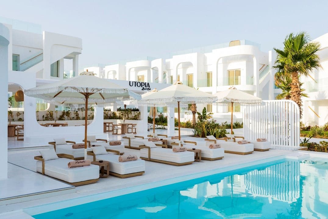 restaurants-utopia-beach-club-fusion-cuisine-for-livin-it-up-jacuzzi-suite-the-party-never-ends-pool-or-jacuzzi-suite-hall-of-fame-jacuzzi-or-pool-suite