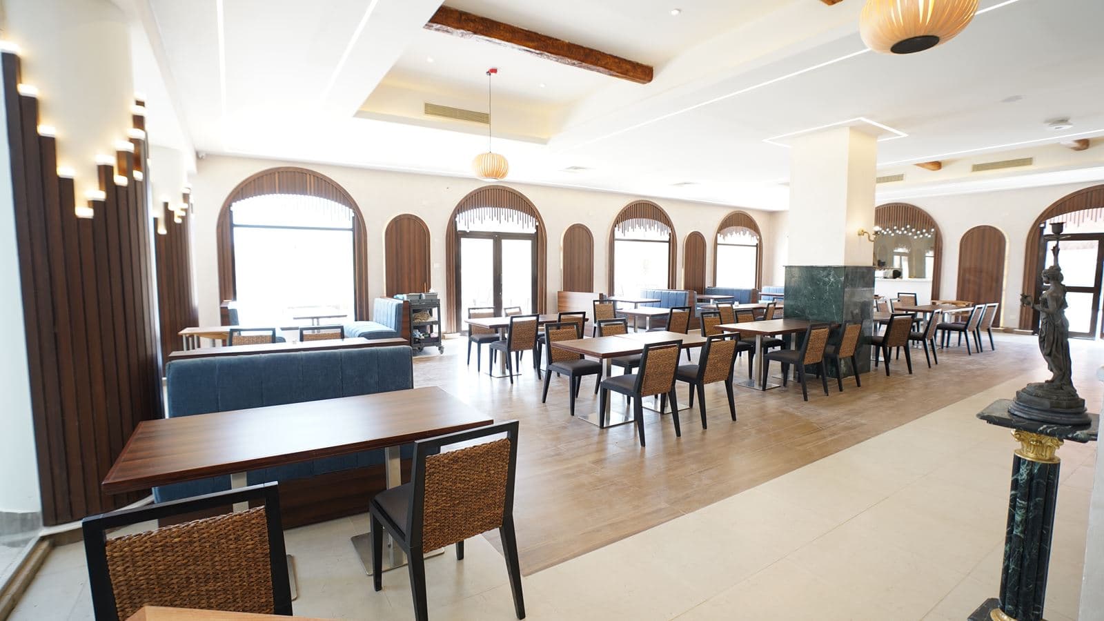 restaurants-elements-restaurant--main-restaurant