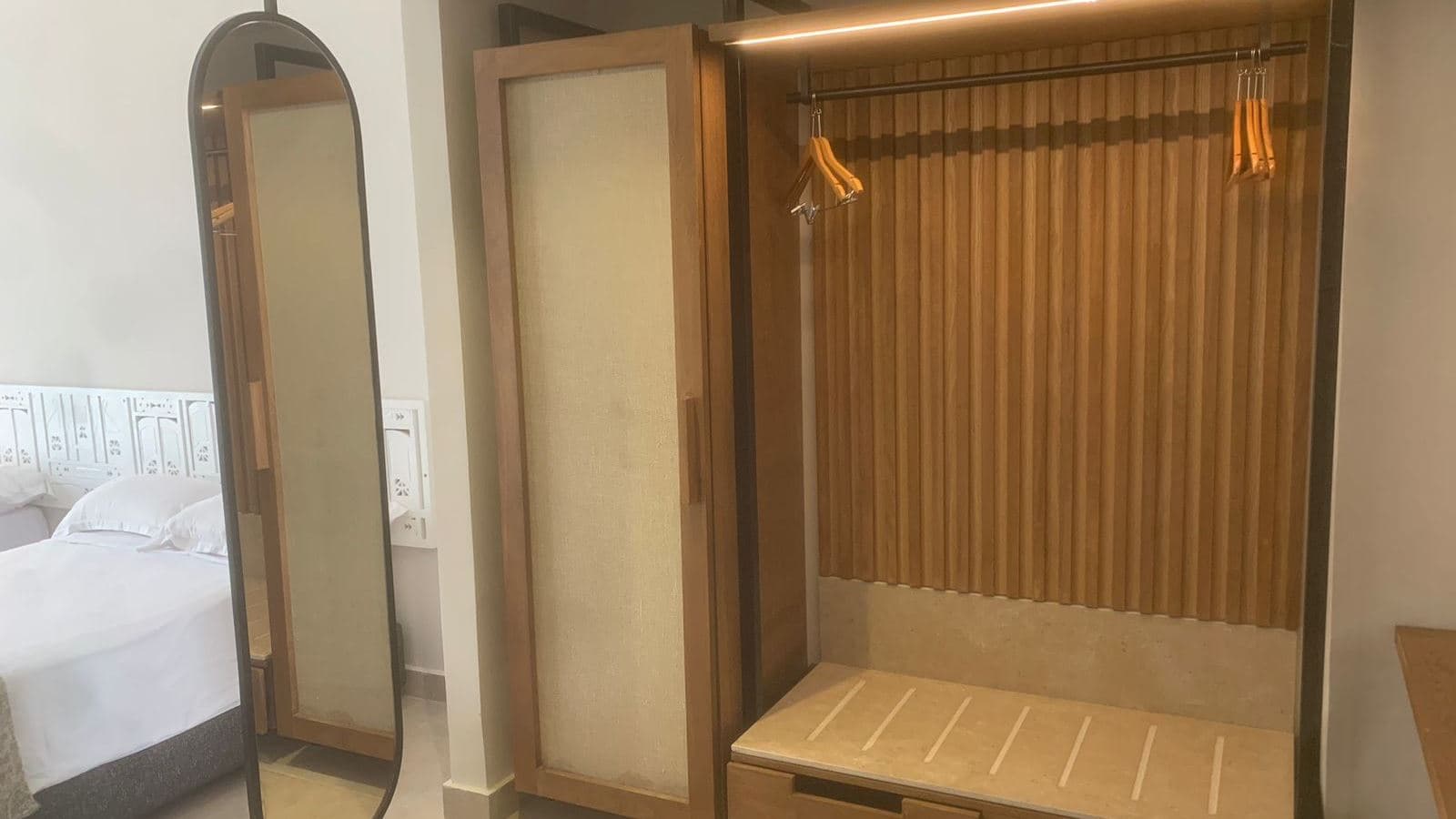 rooms-superior-room
