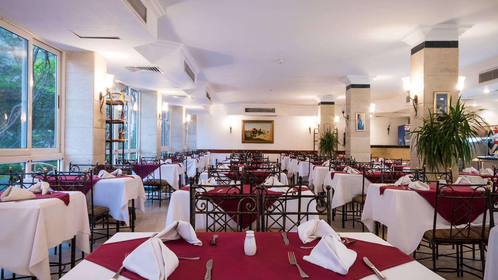 restaurants-sultana-main-restaurant