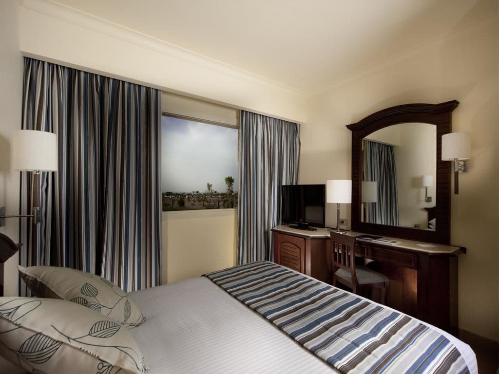 rooms-beach-front-room
