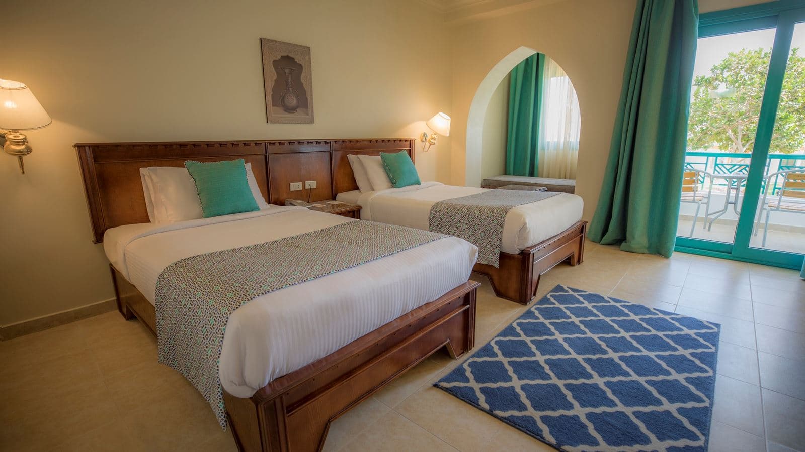 rooms-standard-room-partial-sea-view