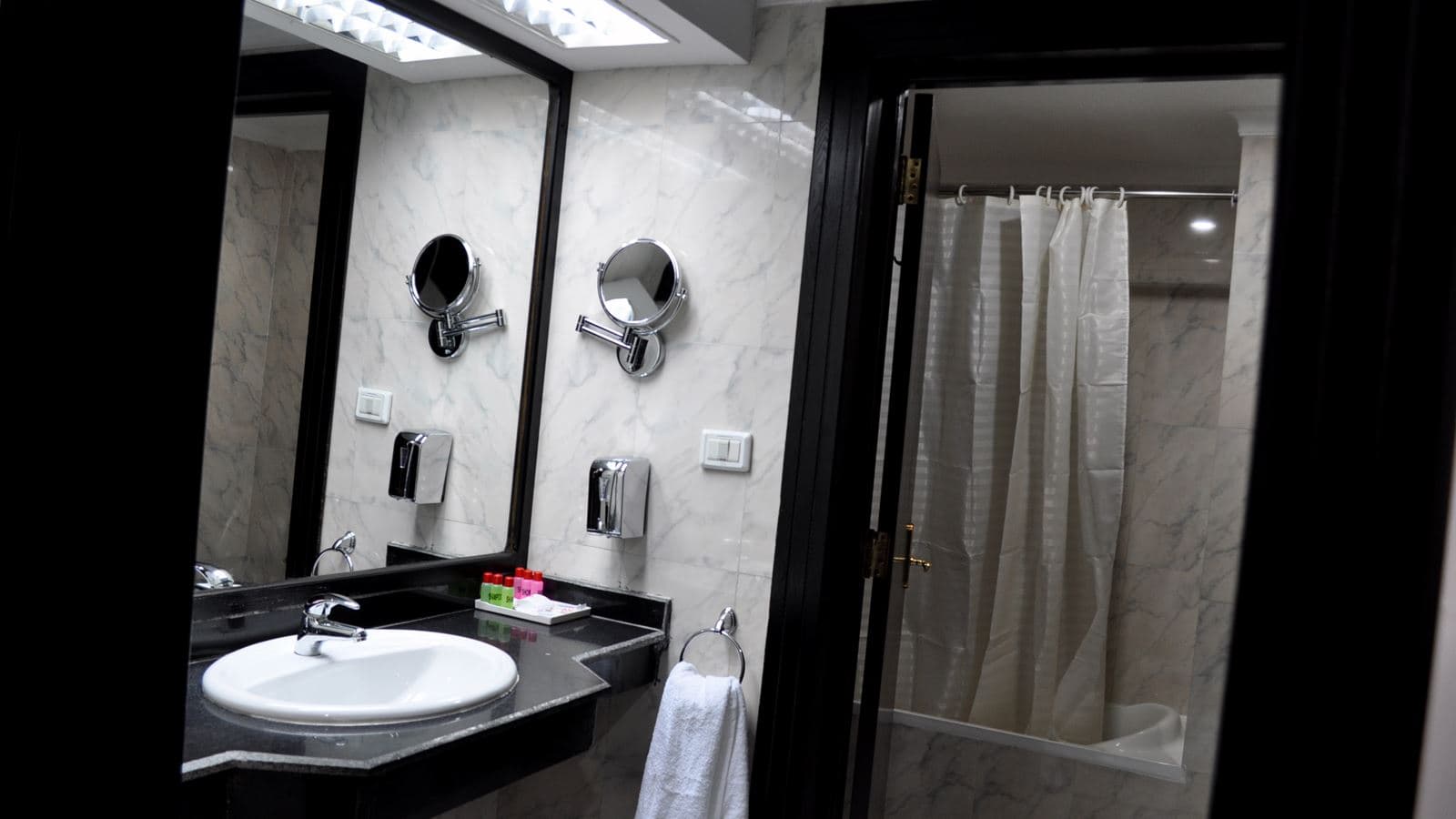 rooms-room-standard-seaview