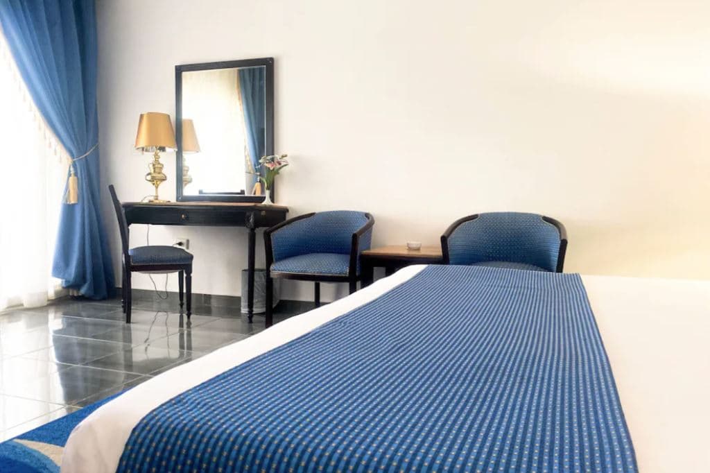 rooms-family-room