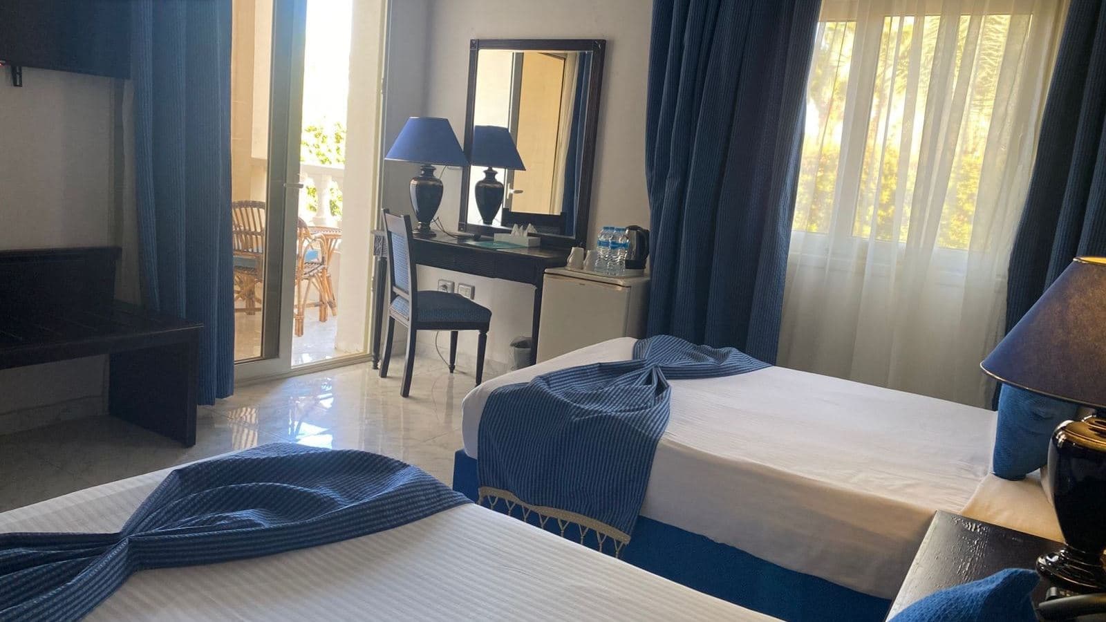 rooms-club-room