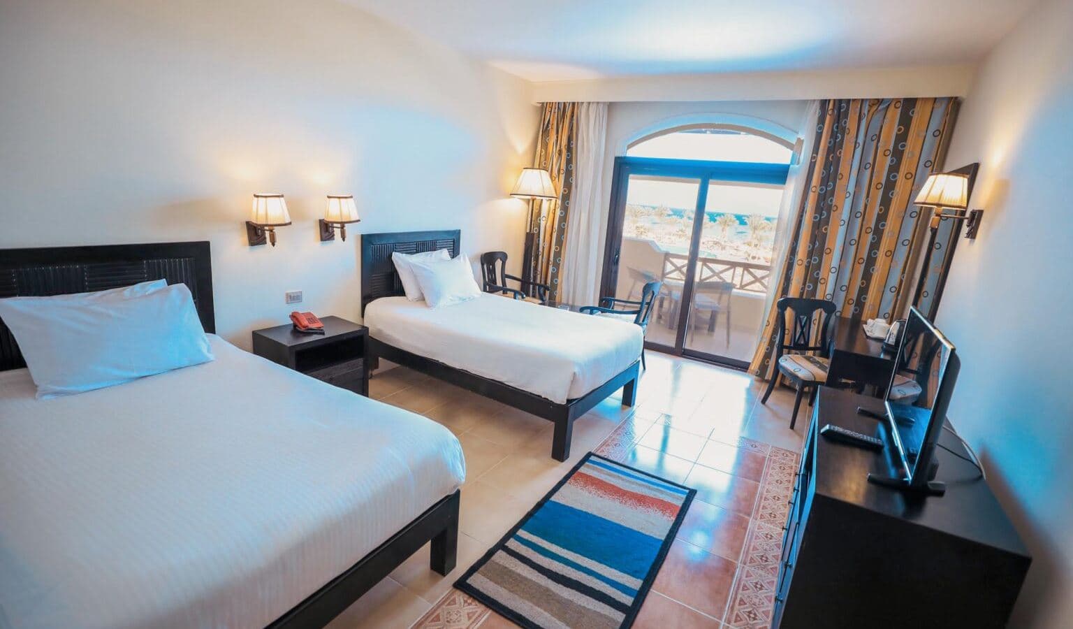 rooms-standard-pool