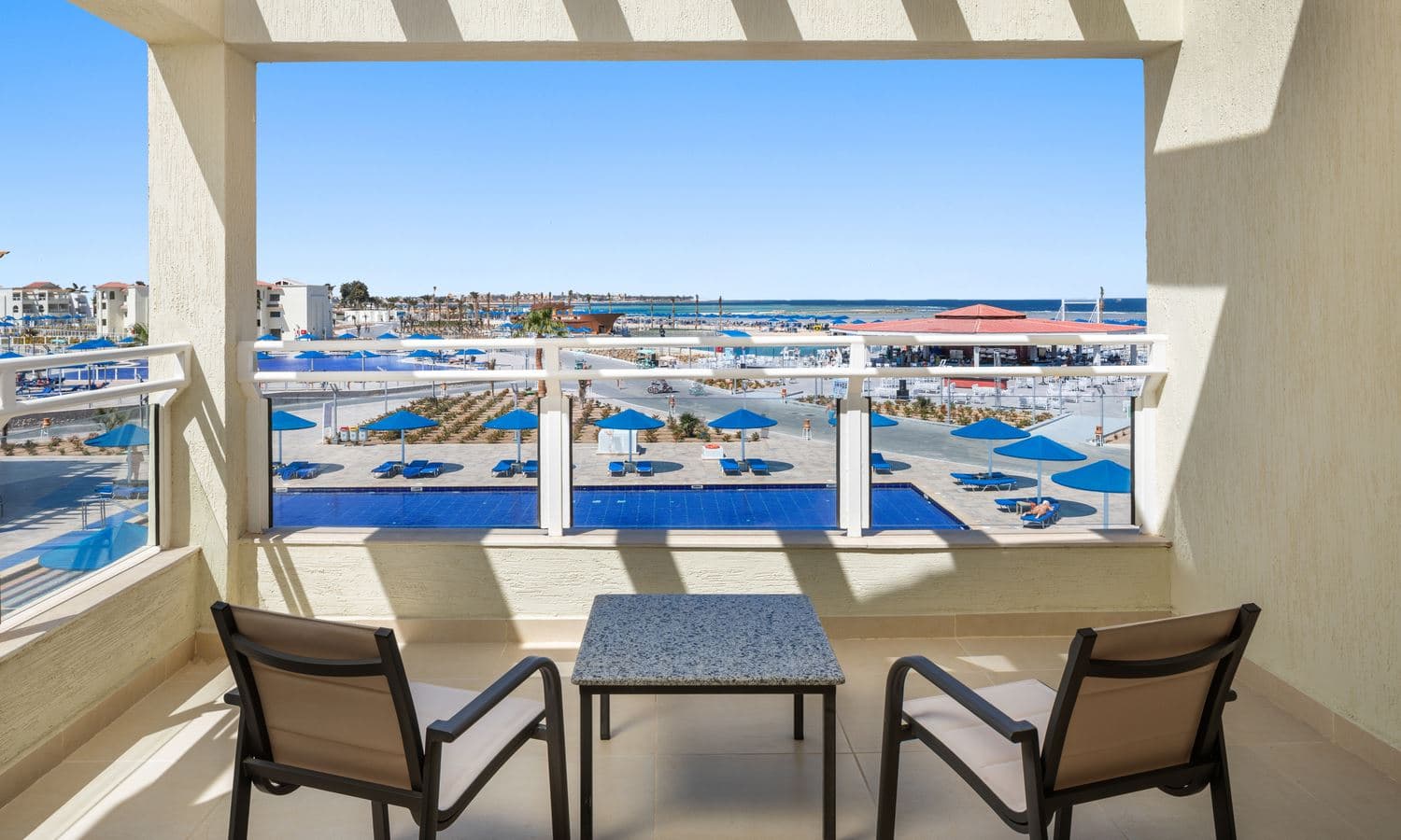 rooms-deluxe-room-sea-view