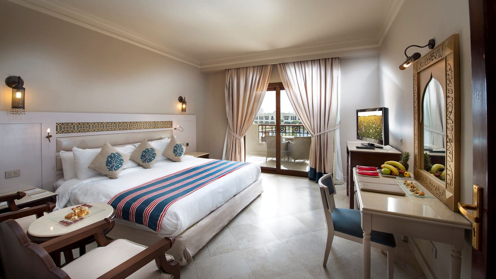 rooms-family-suite-partial-seapool-view