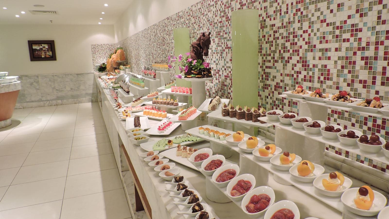 restaurants-al-kasr-open-buffet