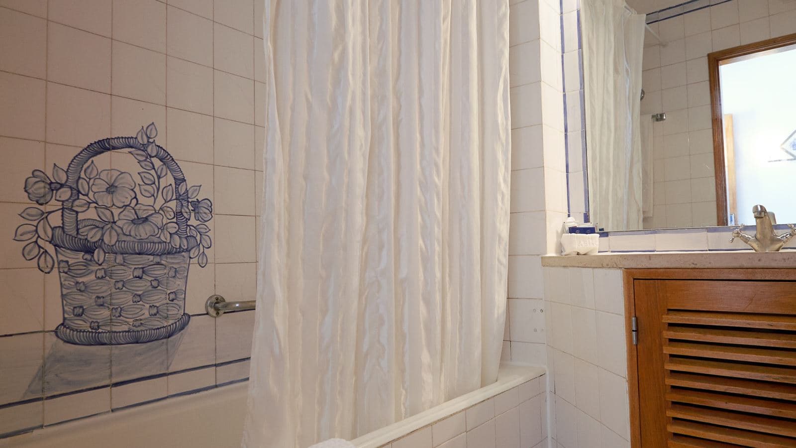 rooms-deluxe-room