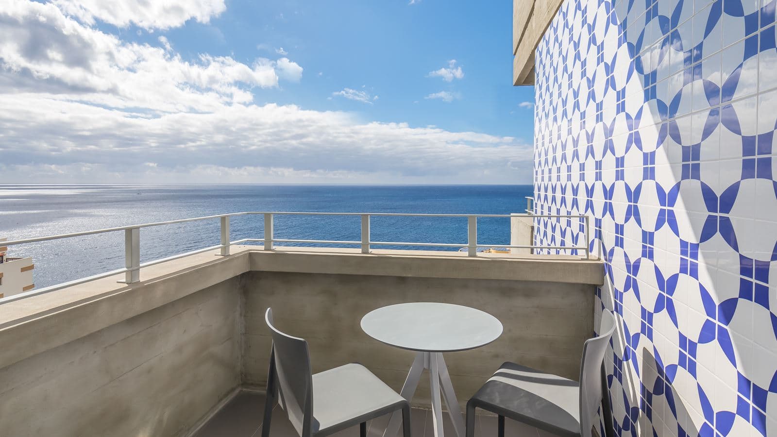 rooms-double-sea-view-room-balcony-or-terrace