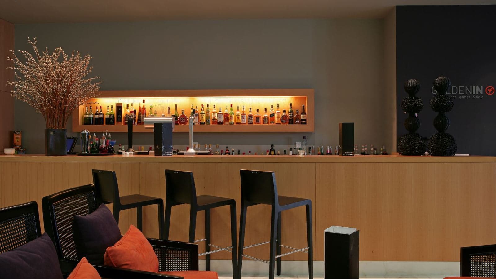 bars-golden-view-bar