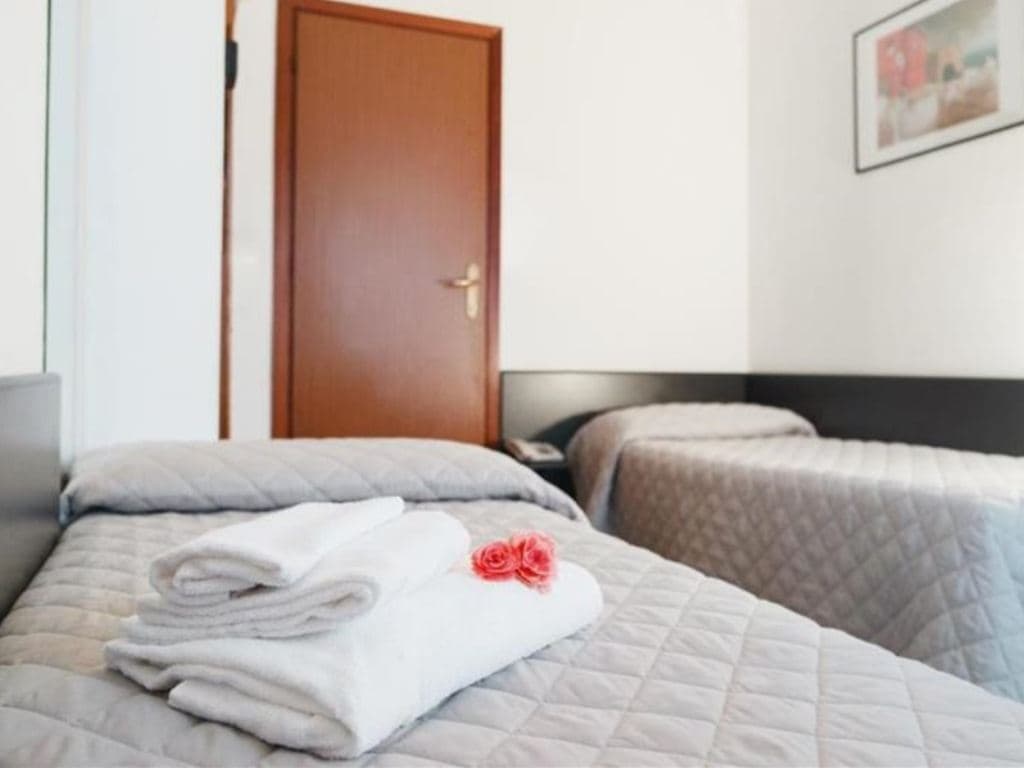 rooms-standard-room