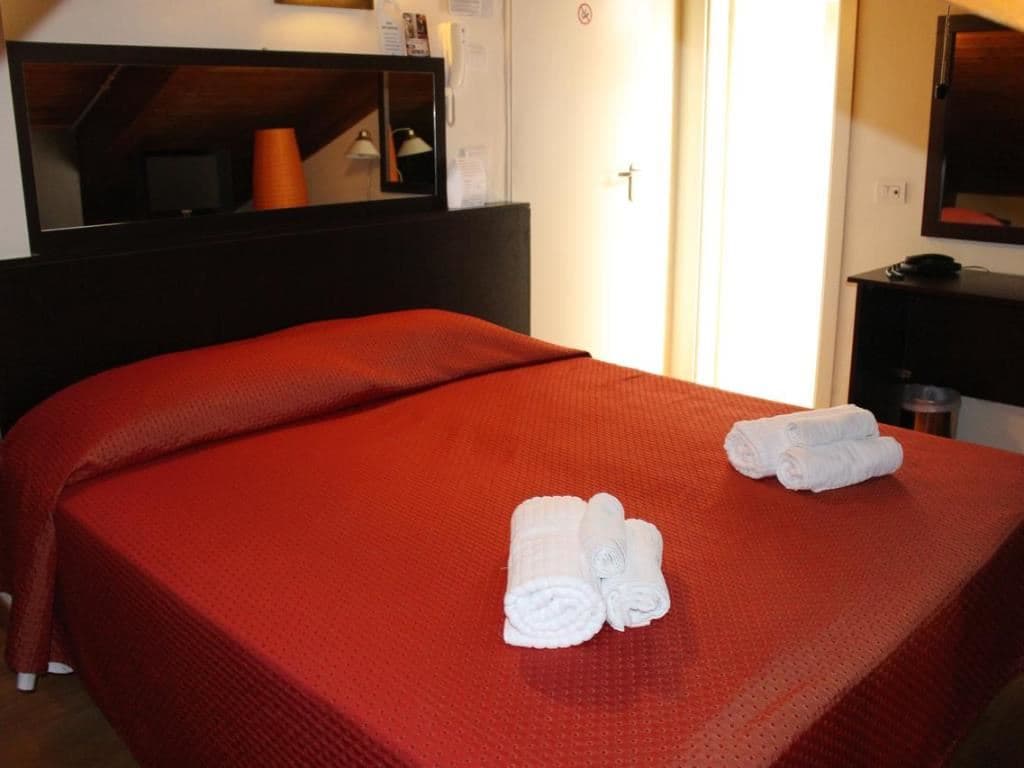rooms-standard-room