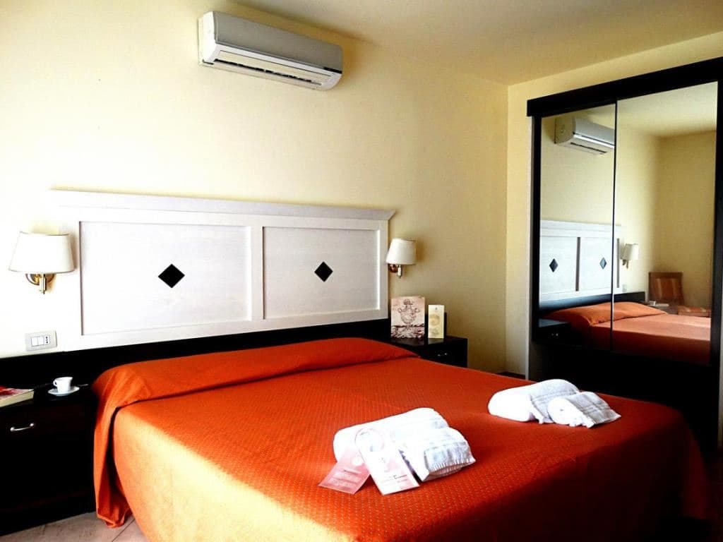 rooms-balcony-room