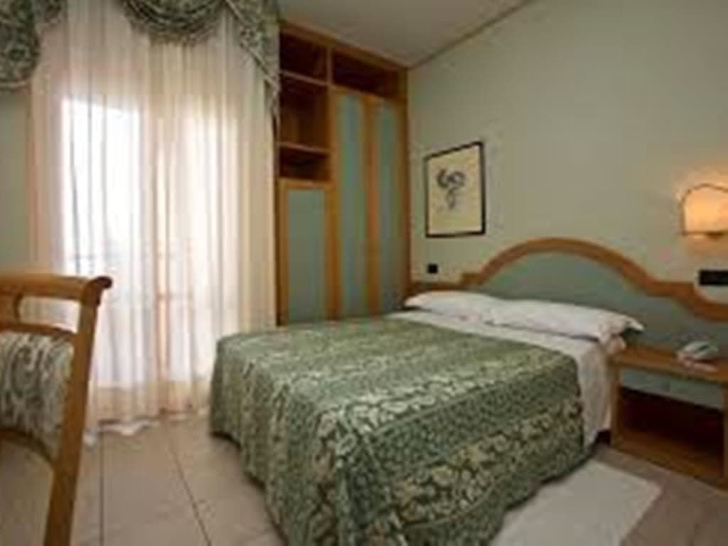 rooms-standard-room-with-balcony