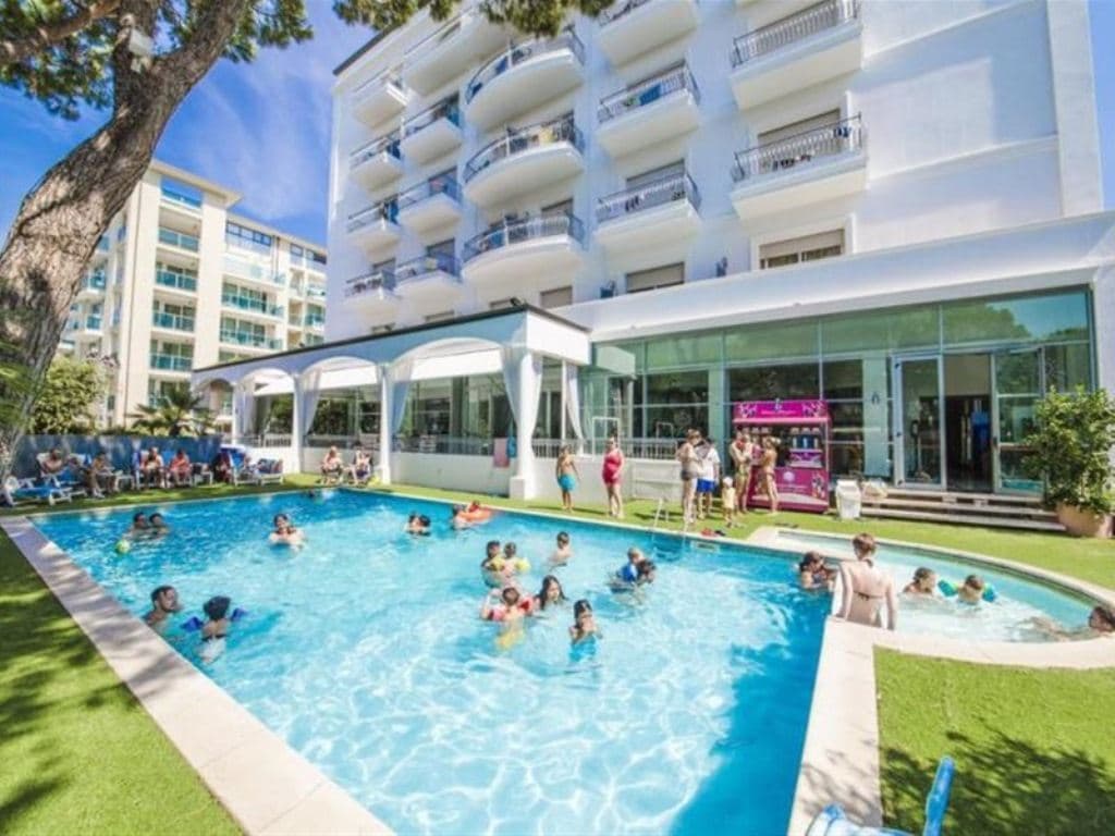 pools-outdoor-pool