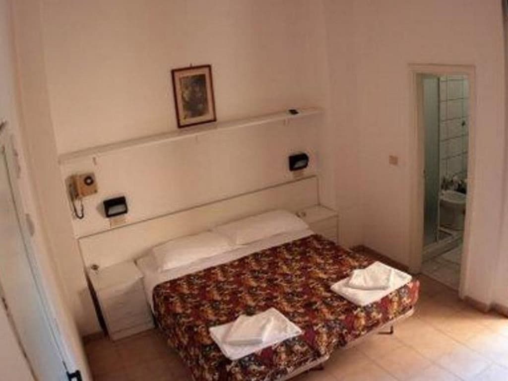 rooms-standard-room