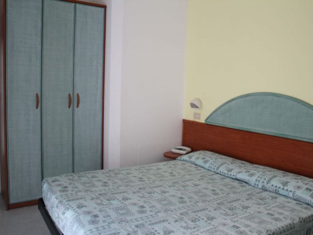 rooms-standard-room-with-balcony
