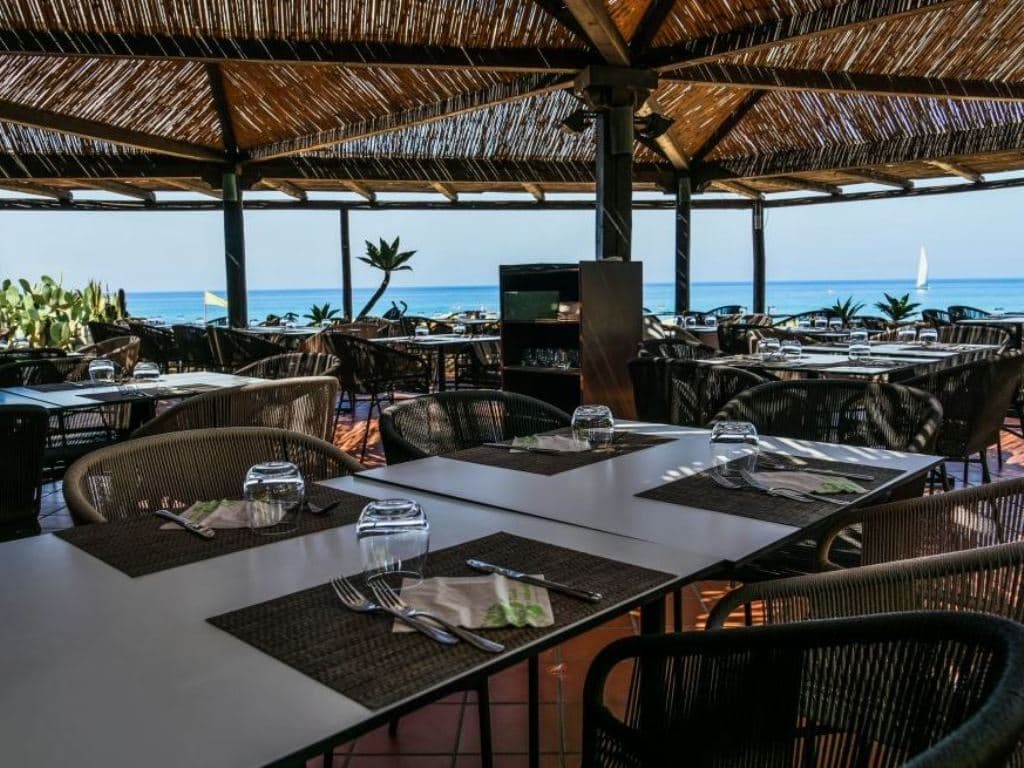 restaurants-restaurant