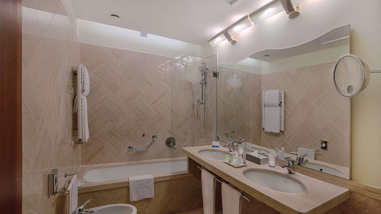 rooms-suite-standard