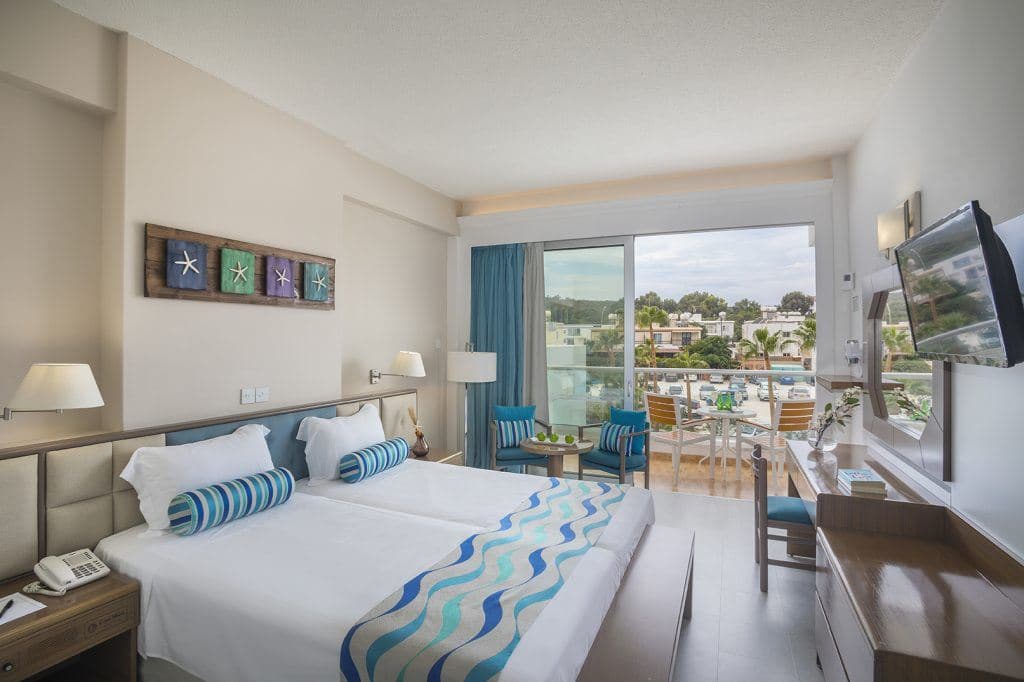 rooms-superior-room-inland-view-balcony