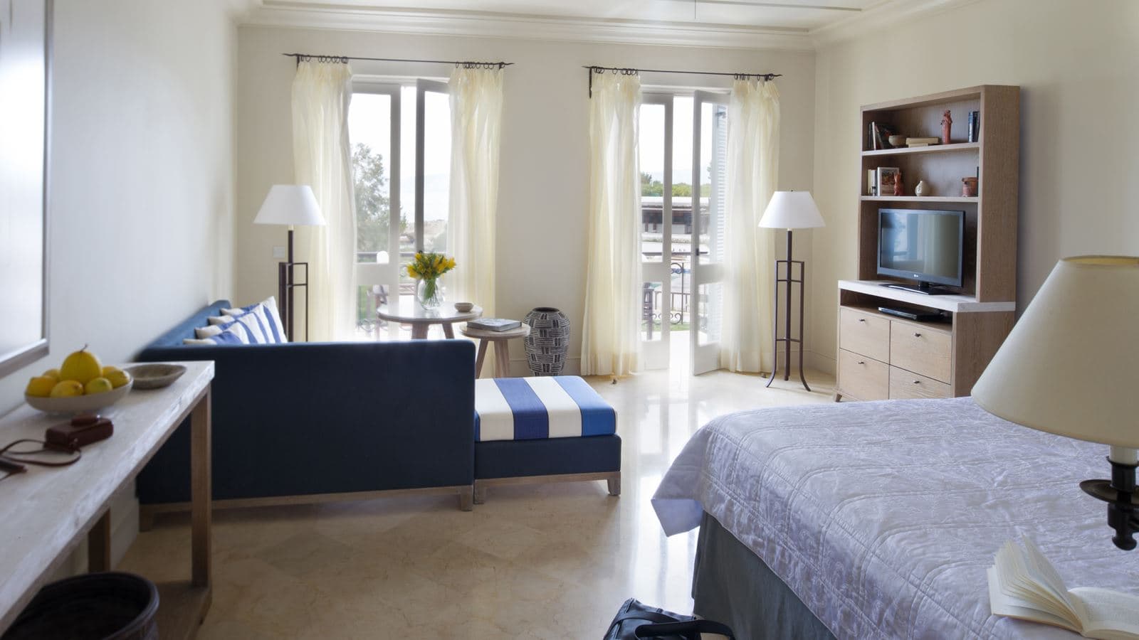 rooms-standard-room-gardenview-balcony