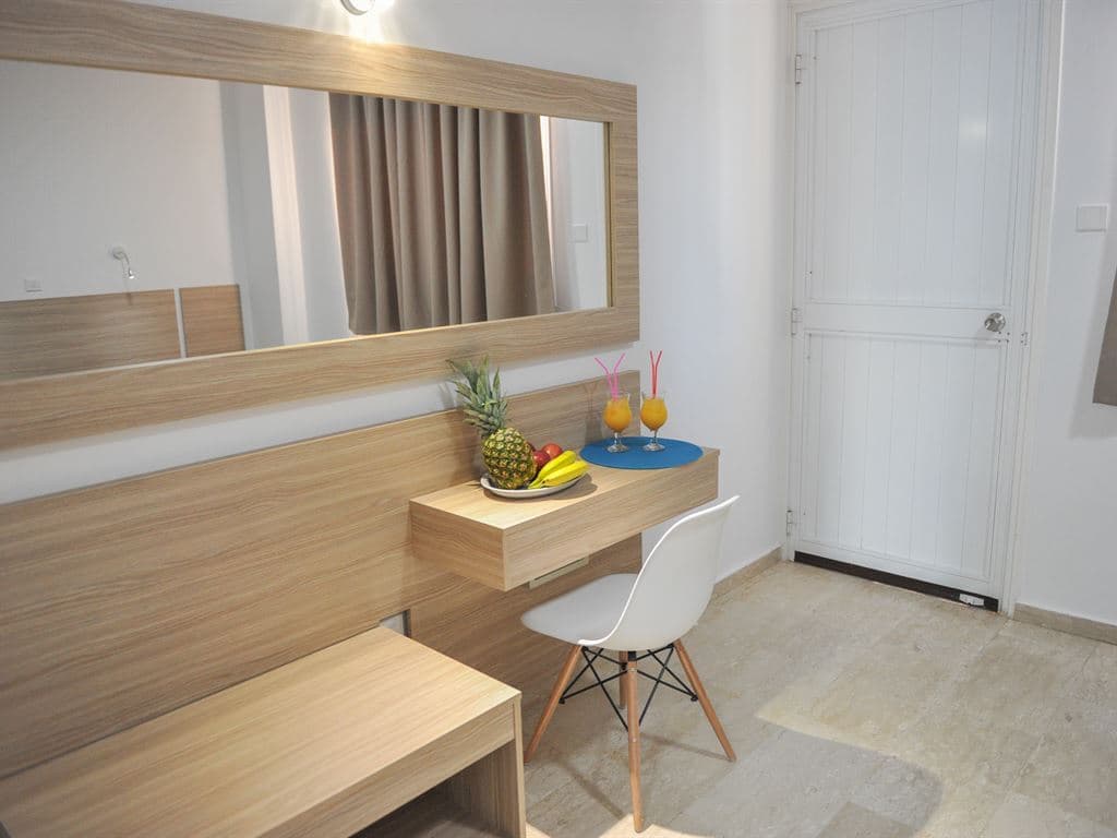 rooms-one-bedroom-inland-view
