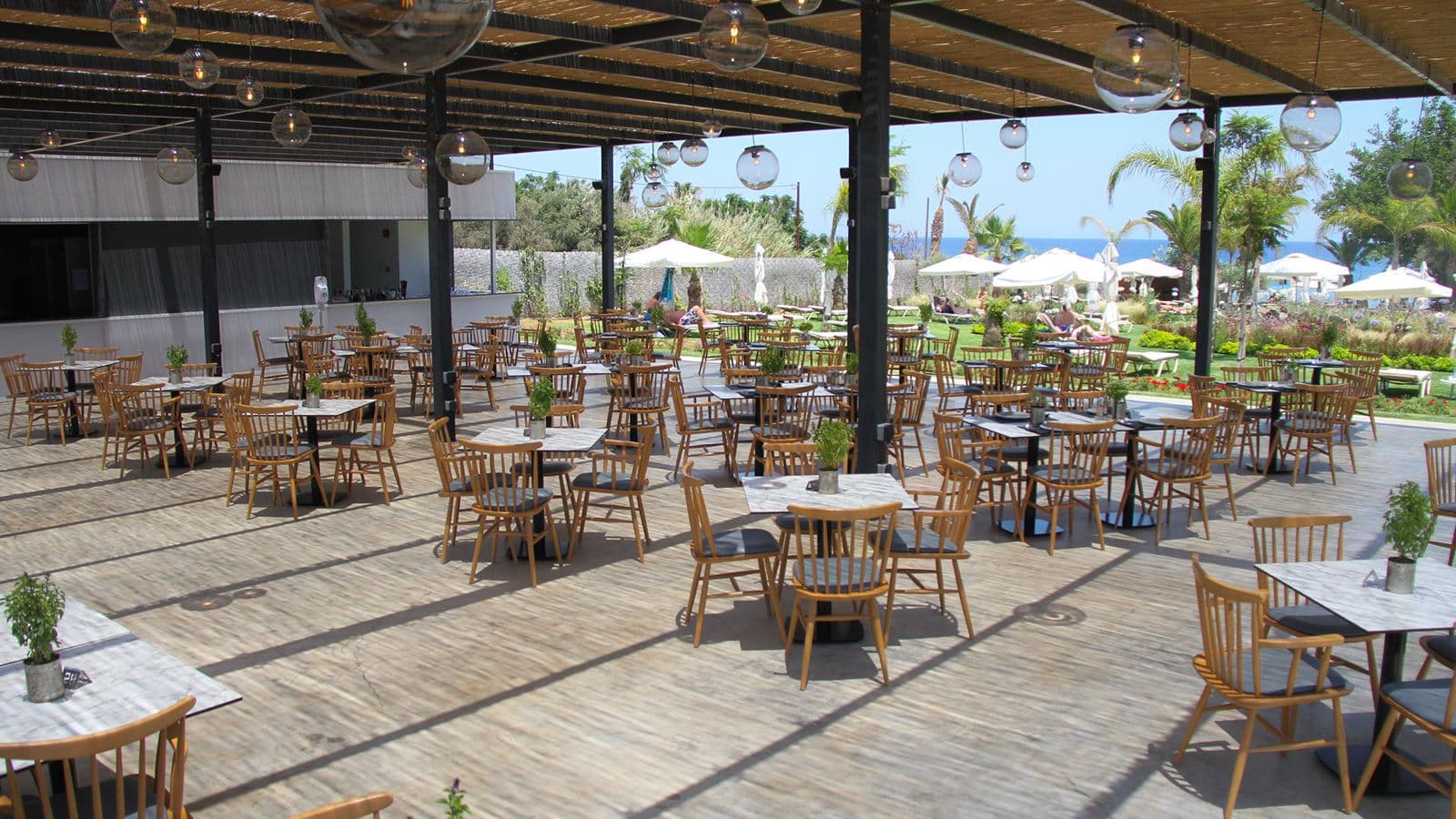 restaurants-restaurant