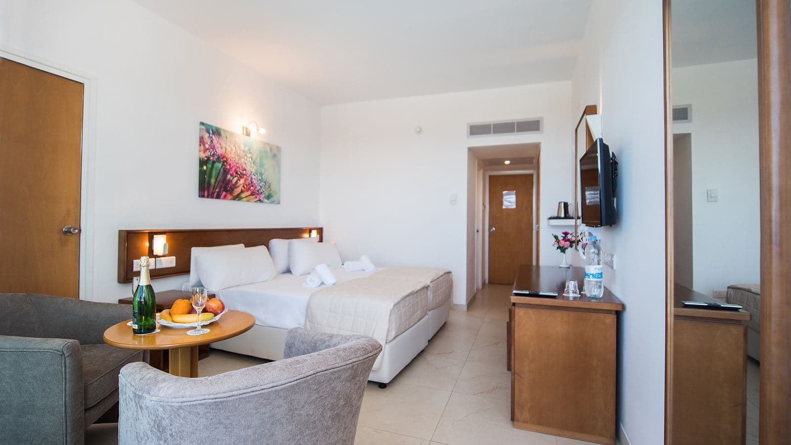 rooms-singleuse-standard-room-balcony