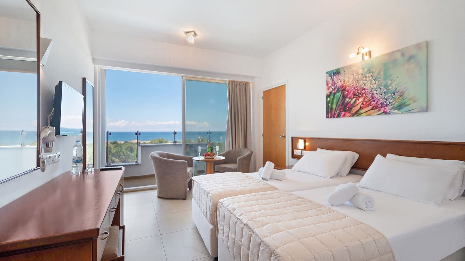 rooms-standard-room-seaview-balcony