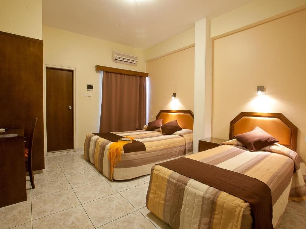 rooms-standard-room