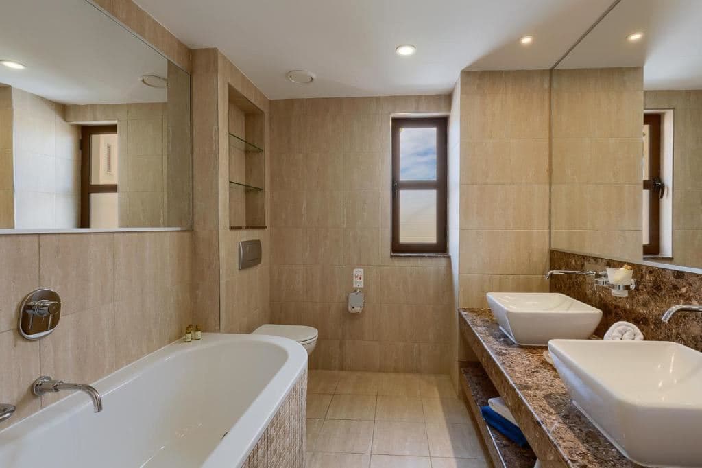 rooms-2-bedroom-standard-apartment-sharedpoolterrace