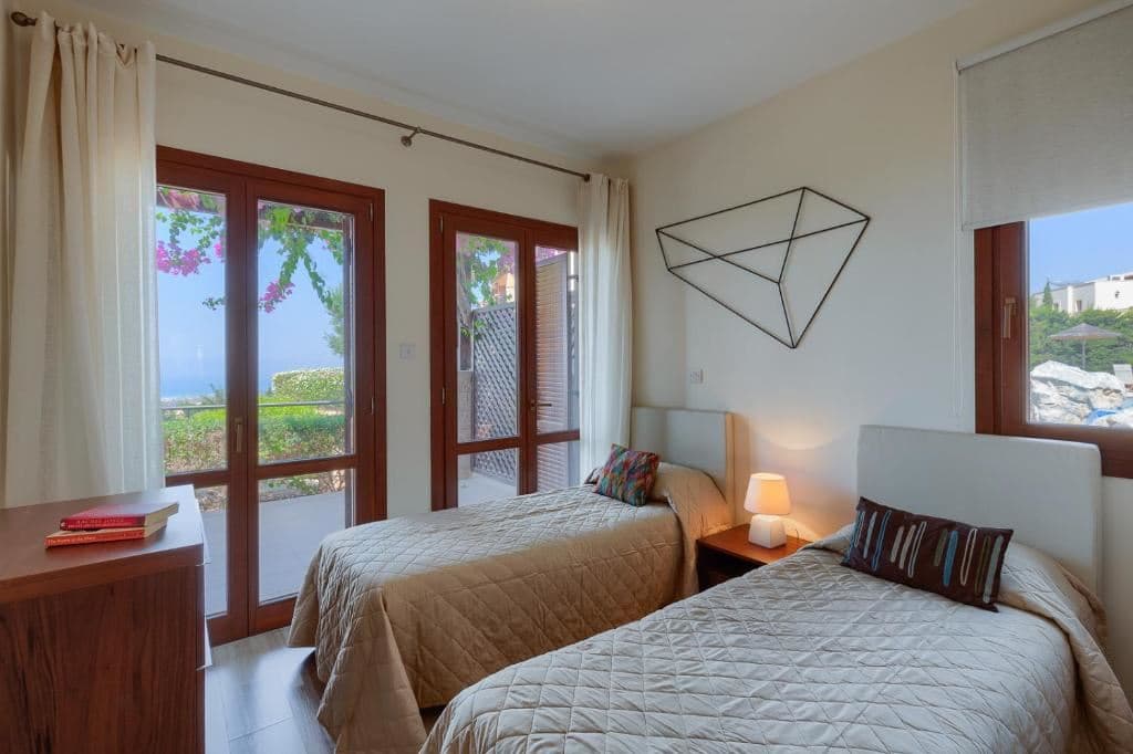 rooms-3-bedroom-standard-villa-sharedpoolterrace