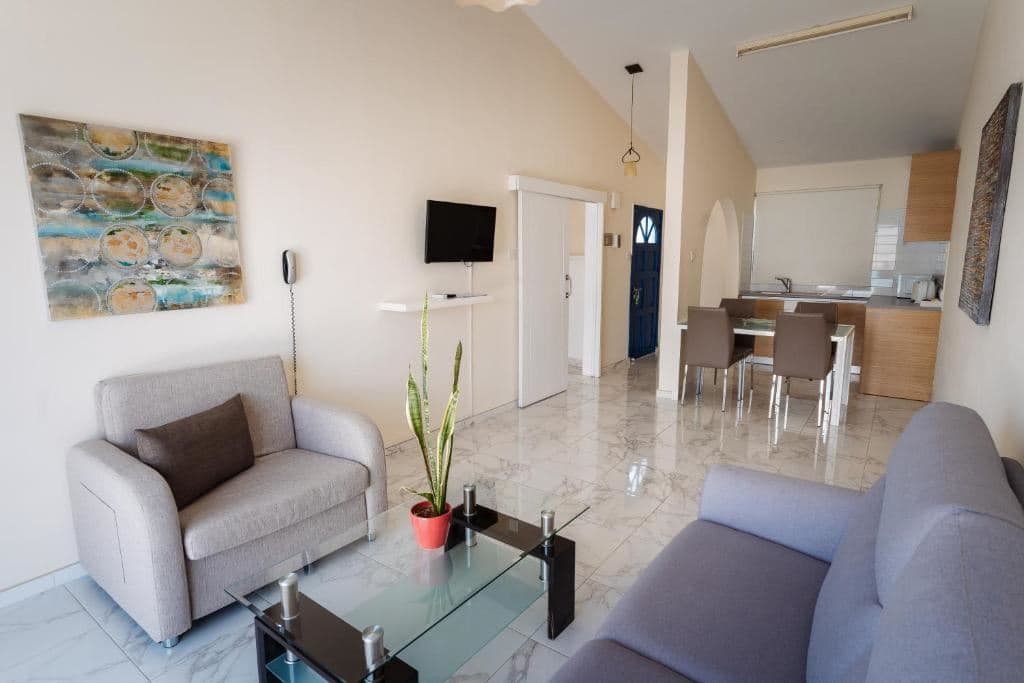 rooms-1-bedroom-superior-apartment-seaview-balcony