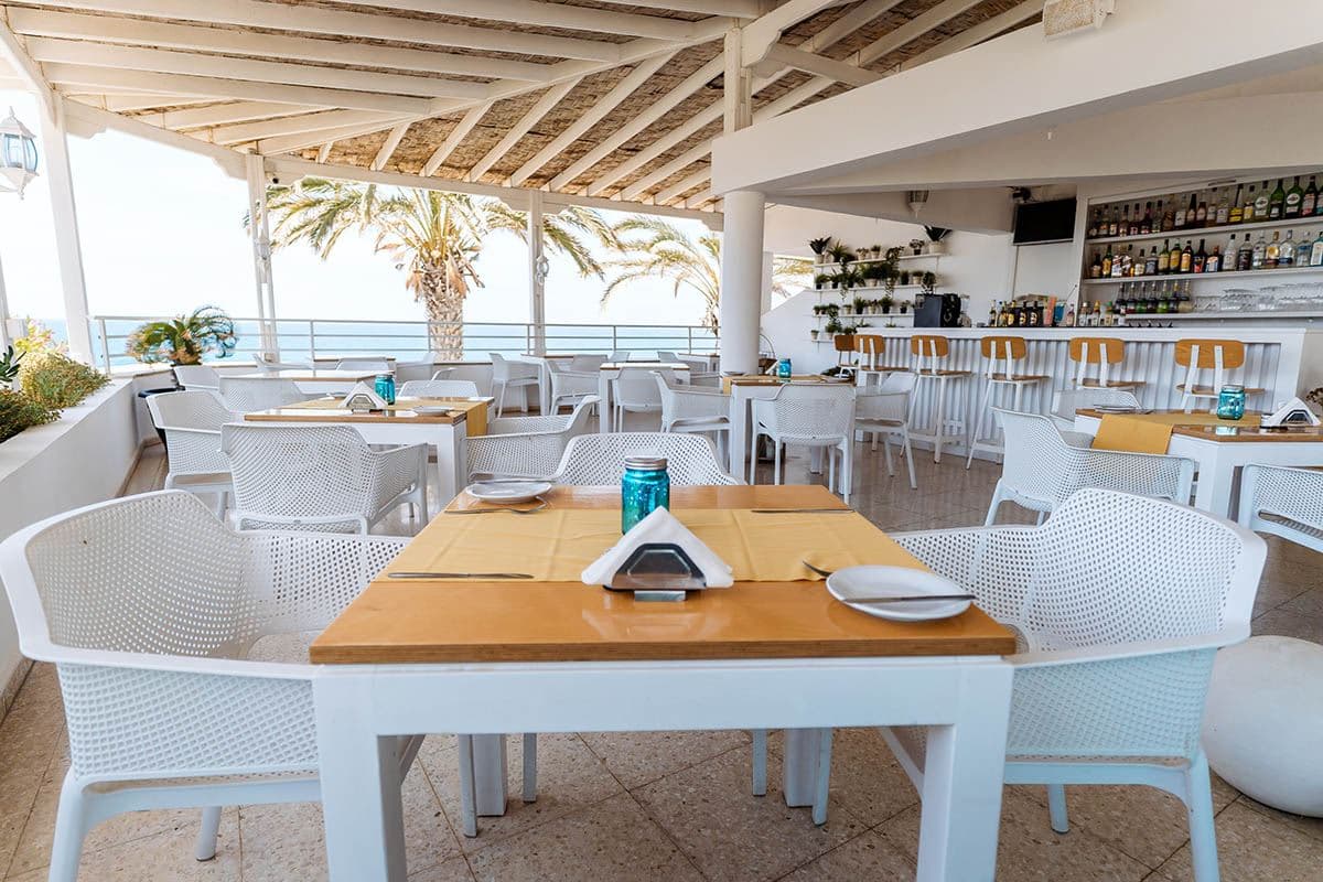 restaurants-sunset-bar-and-terrace