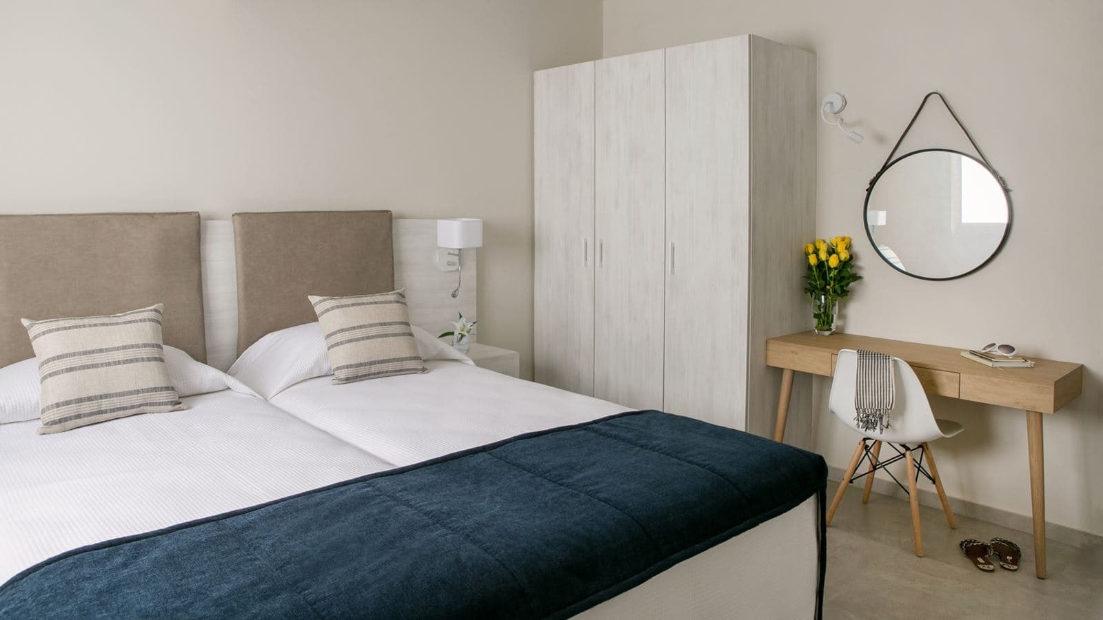rooms-1-bedroom-suite-balcony-or-terrace