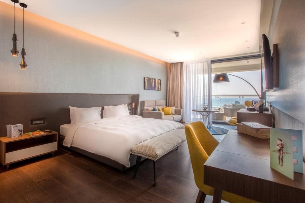 rooms-premium-room-seaview-balcony-or-terrace