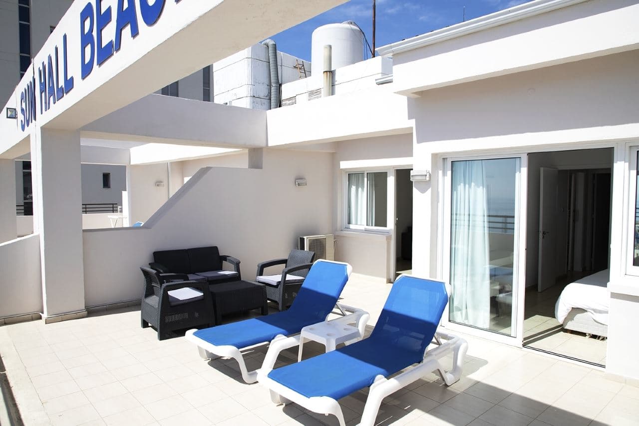 rooms-standard-apartment-balcony-or-terrace