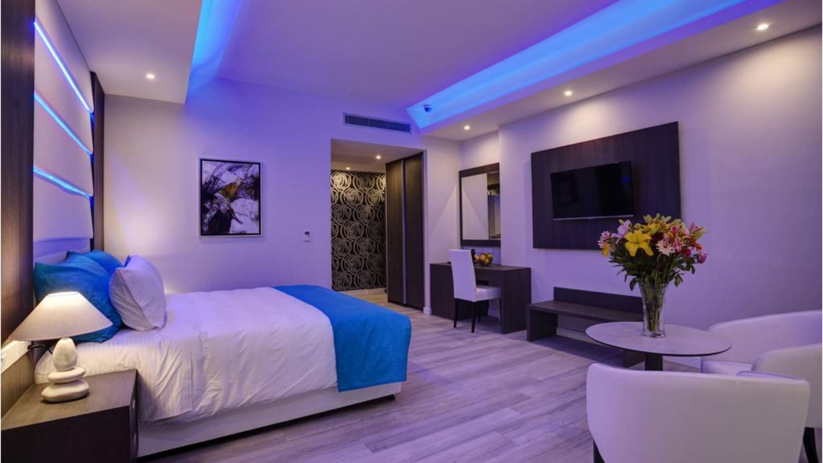 rooms-family-room-capacity-4