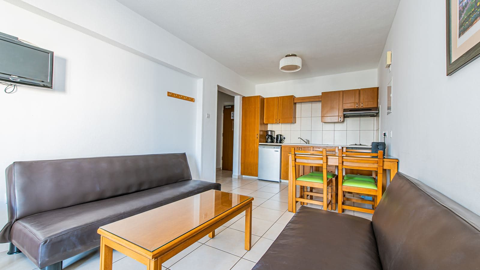 rooms-1-bedroom-standard-apartment-balcony