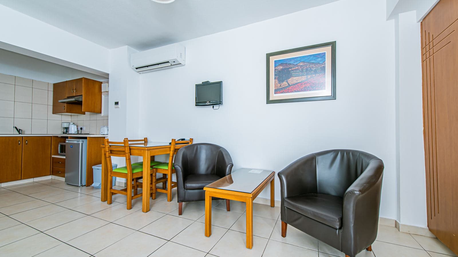 rooms-singleuse-standard-studio-balcony