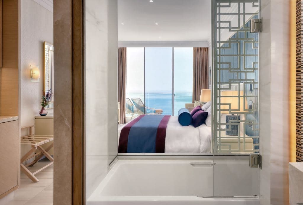 rooms-single-deluxe-room-seaview-balcony-or-terrace