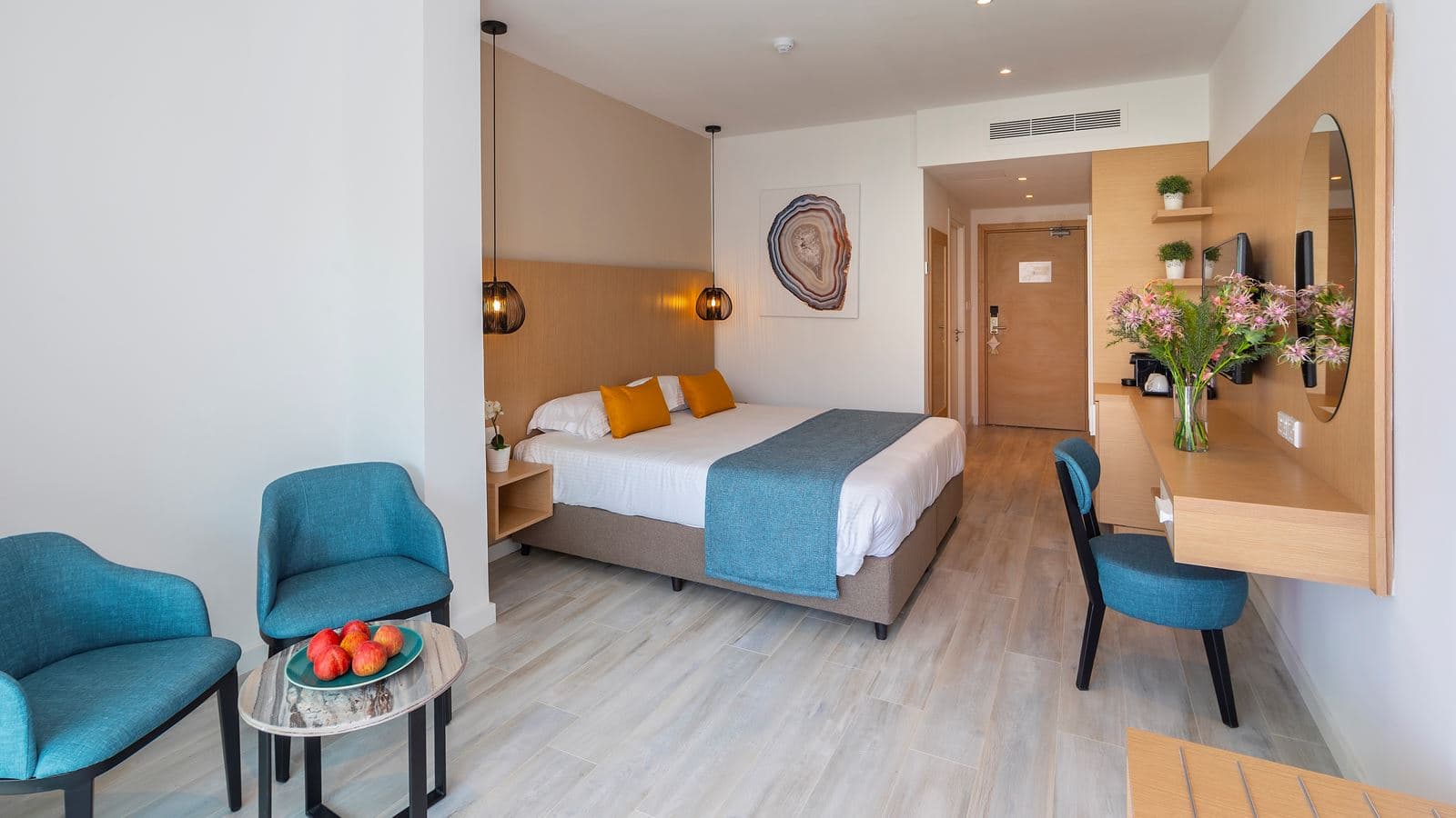 rooms-room-sea-view